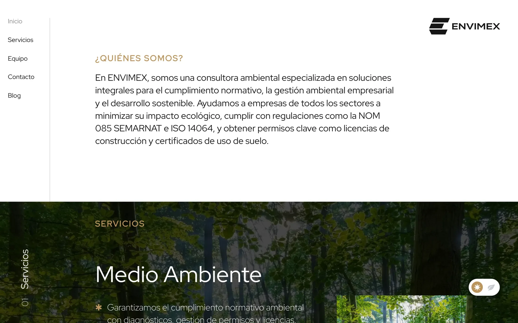 La presentación de la consultora sobre una página blanca, con el primero de sus servicios subiendo desde abajo