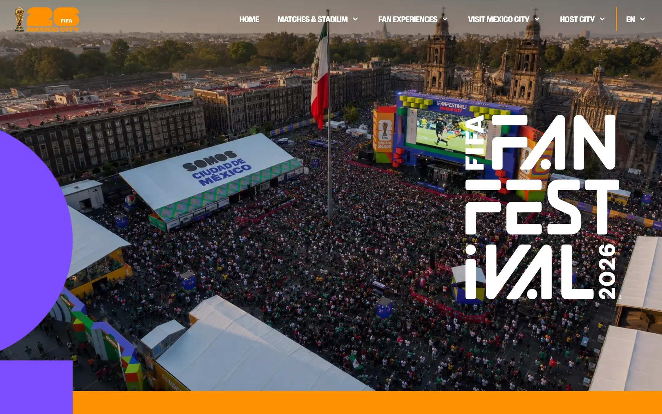La página del FIFA Fan Festival sobre una foto aérea del Zócalo lleno de aficionados